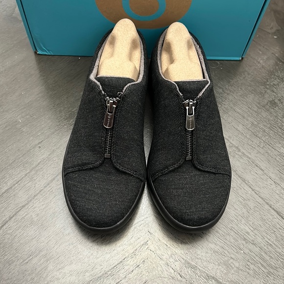 Bzees Easy Going Mule - Picture 2 of 8